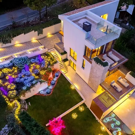 Villa Altavista - Seaview & Relax With Heated Pool & Minigolf Opatija